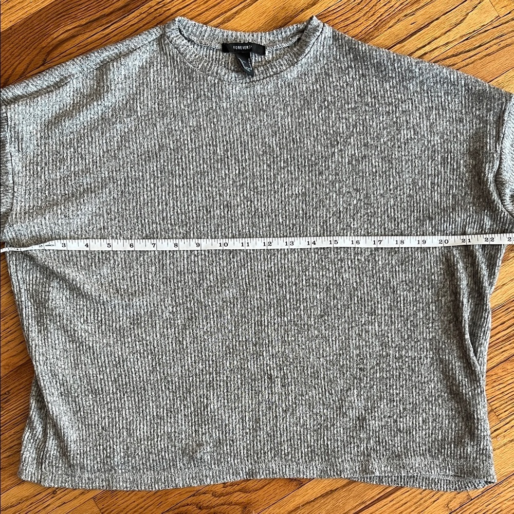 Forever 21 Gray Ribbed Crop Top - Picture 4 of 7